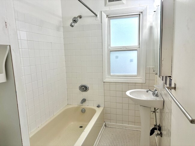 Building Photo - STARM02