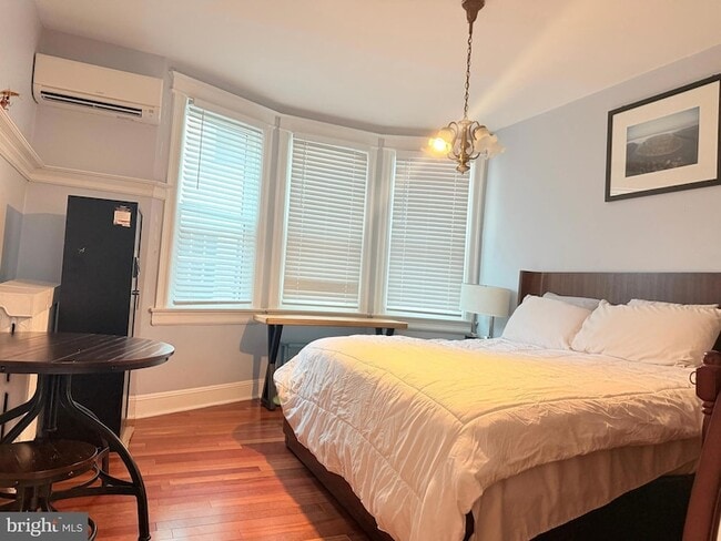 Building Photo - 3119 South Dakota Ave NE