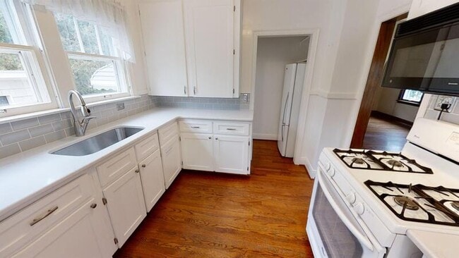 Building Photo - 1205 Miller Ave