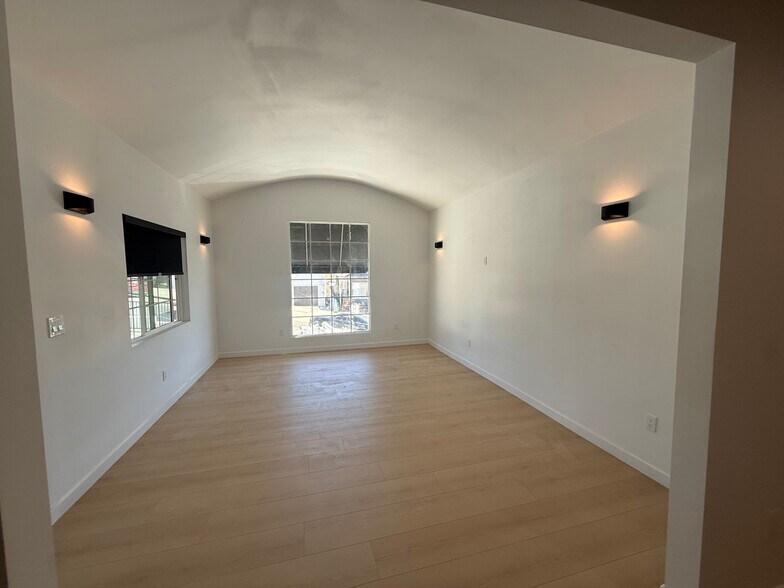 Building Photo - 3205 Ganahl St
