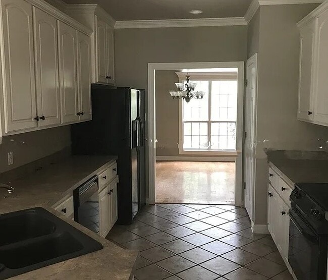 Building Photo - 153 Harwill