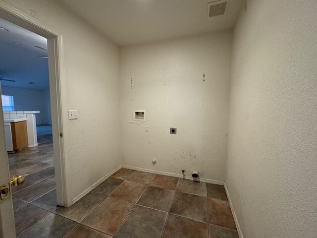 Building Photo - 2855 La Paloma Dr