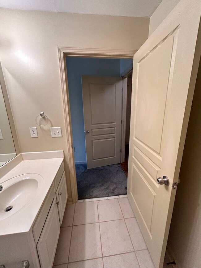 Building Photo - Two Bedrooms Available in this Three Bedroom Flat, Female Applicants!
