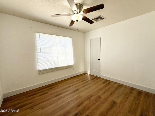 Building Photo - 2817 N 30th Pl