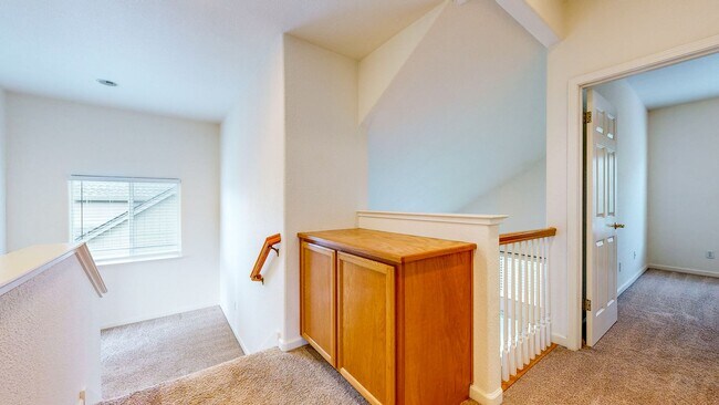 Building Photo - Desirable Skyhawk 3 bedroom Tri-Level Single Family