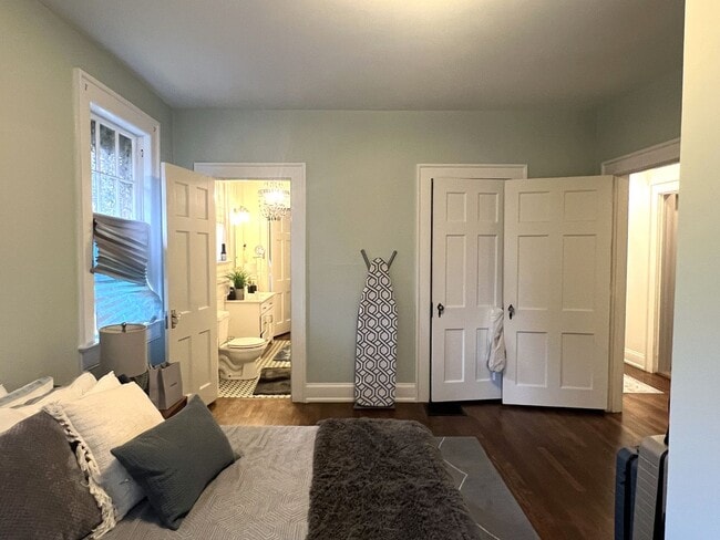 Building Photo - Beautifully Remodeled 1920's Bungalow