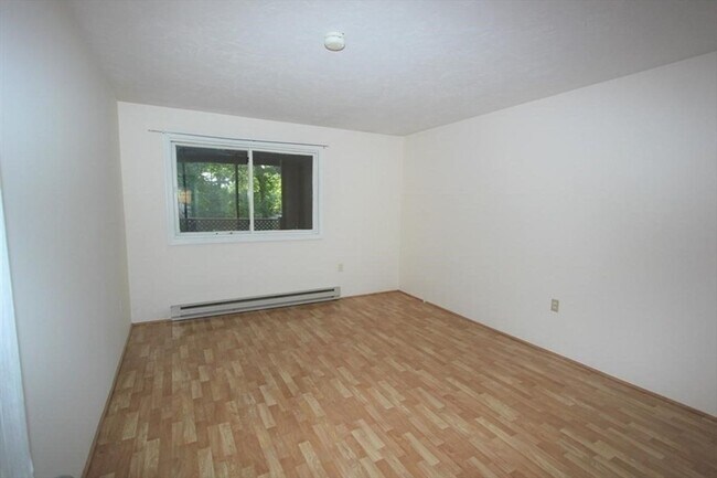Building Photo - 76 Highwood Dr