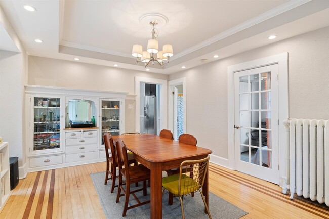Building Photo - 3 Bedroom Bungalow in Riverwest
