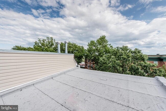 Building Photo - 45 Quincy Pl NW