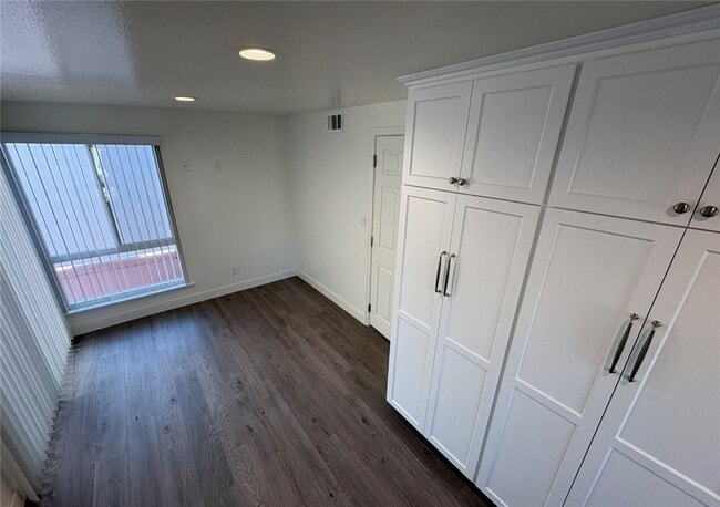 Building Photo - 310 Corsair Way