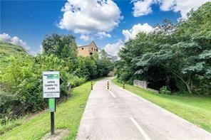 Building Photo - 2047 Drew Dr