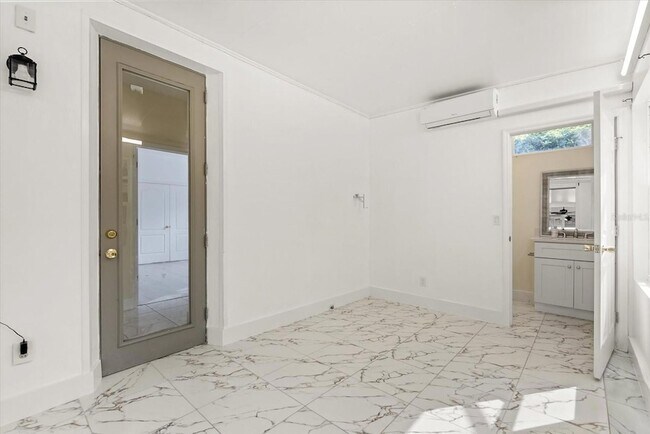 Building Photo - 871 Blairmont Ln