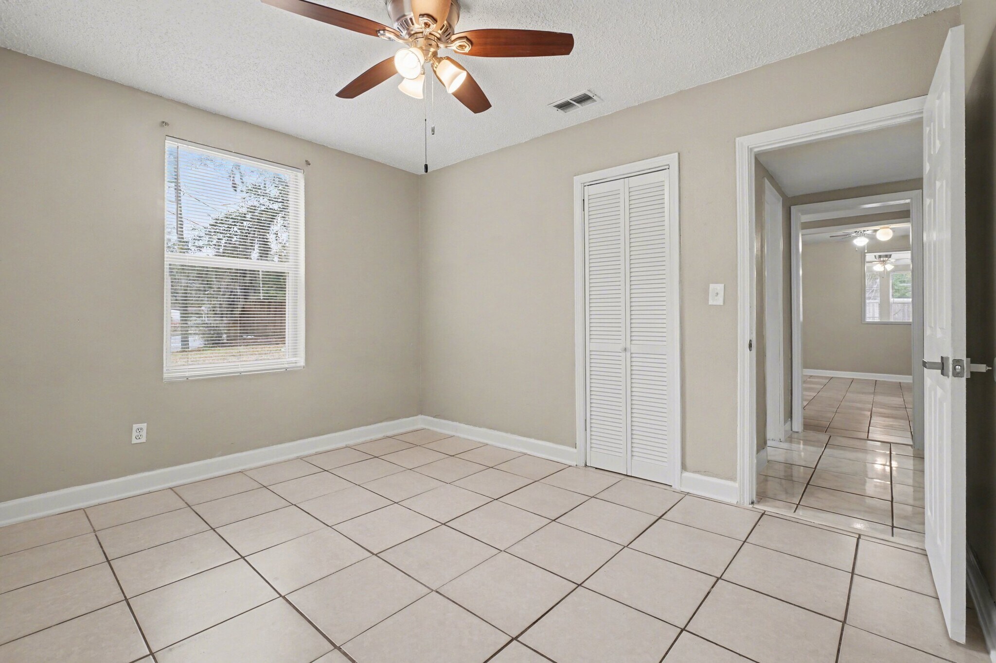 Building Photo - 3445 Soutel Dr