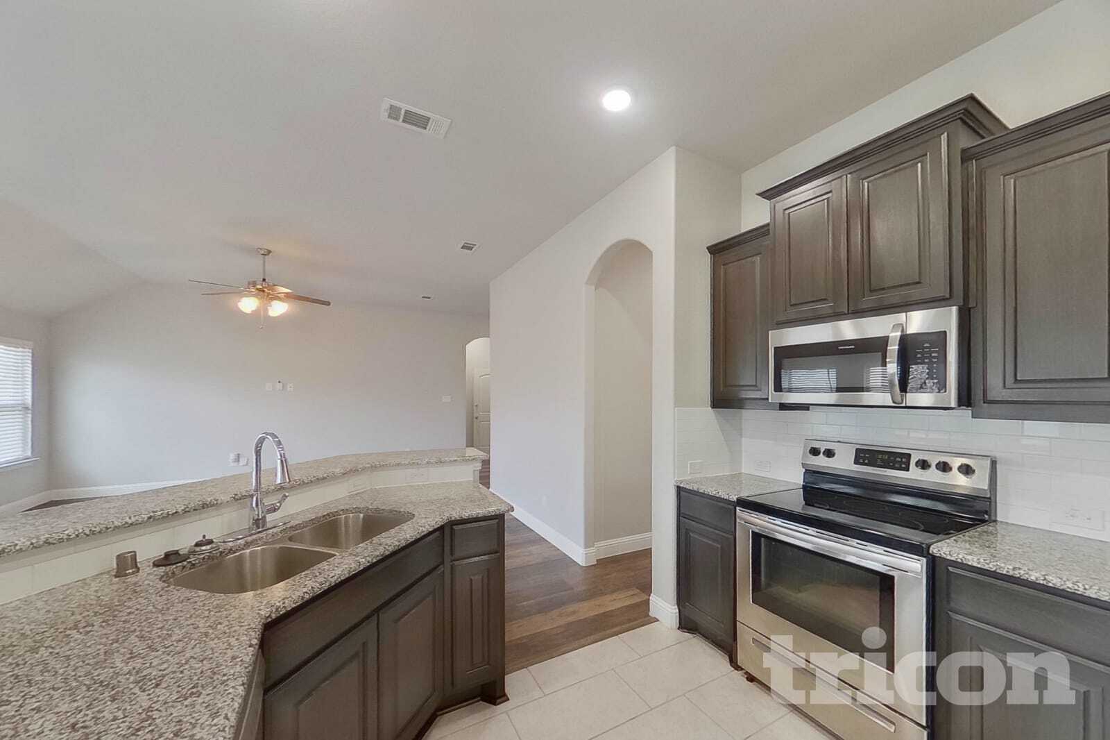 Building Photo - 536 Longhorn Ln