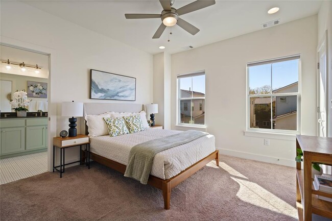 Building Photo - 2708 Halcyon Dr