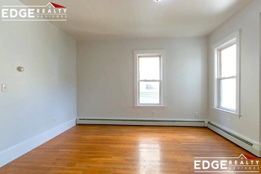 Building Photo - 28 Mt Hope St