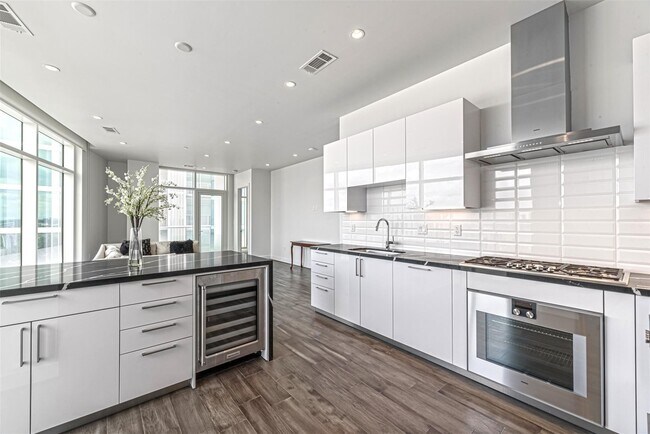 Building Photo - 4521 San Felipe St