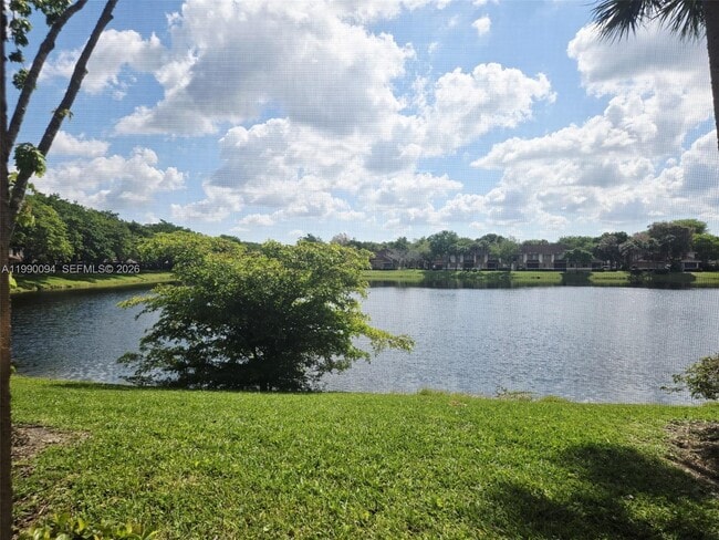 Building Photo - 860 NW 92nd Ave