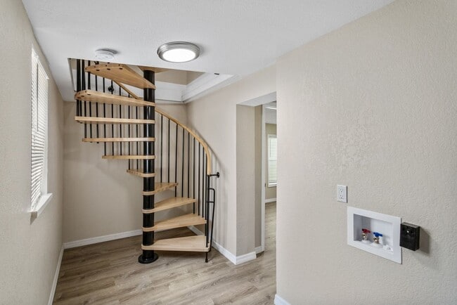 Building Photo - REDUCED Rent $2250.... 3 bed/2 bath Split Level, NEW downstairs addition, lots of extras *READY**...