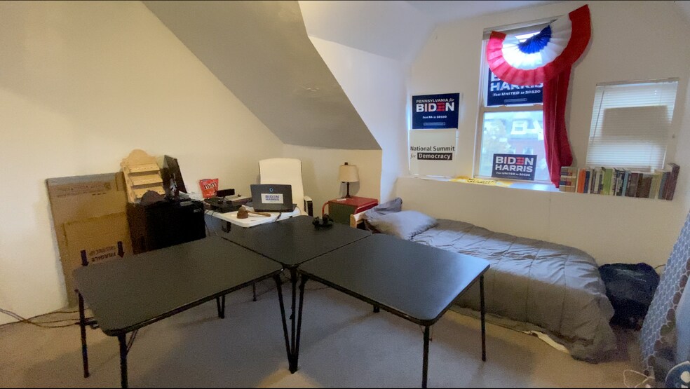 Building Photo - 5819 Bartlett St