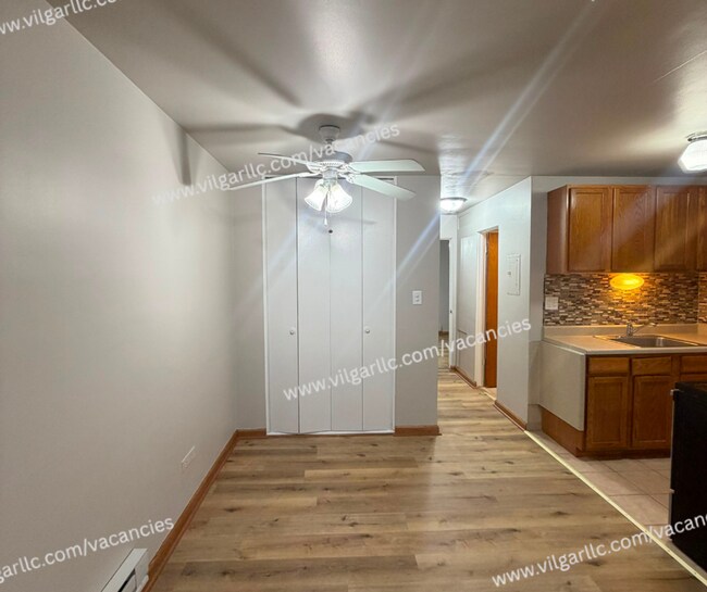 Building Photo - 8841 Schneider Ave