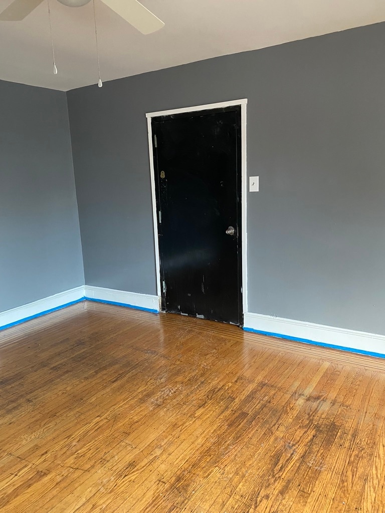 Living Room - 1921 W Chew St