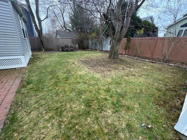 Building Photo - 30 Stearns Rd