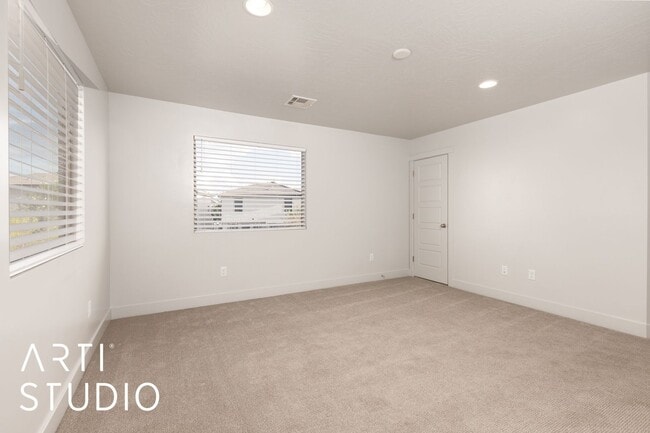Building Photo - 3156 E Sky Rim Wy