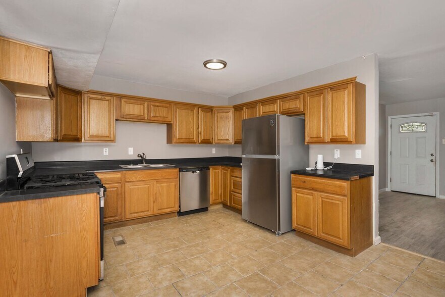 Building Photo - 215 Midlothian Rd