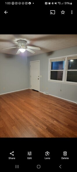 Building Photo - 2715 S Franklin Ave