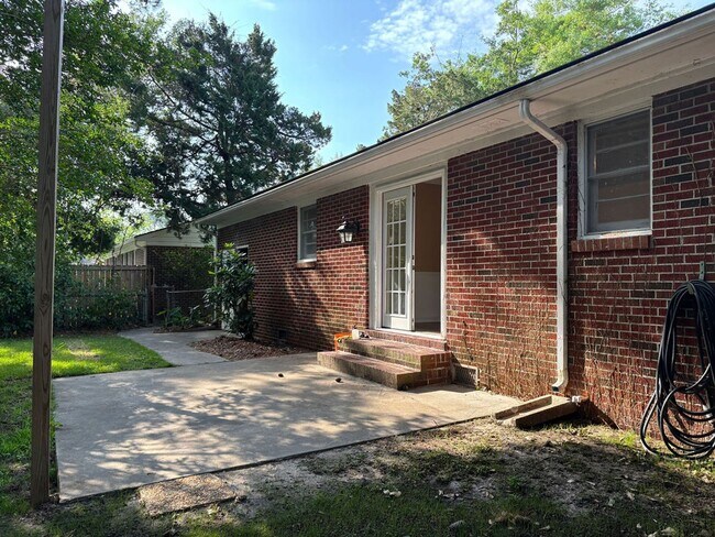 Building Photo - 2012 Boeing Ave