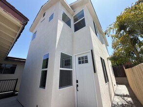 Building Photo - 5337 Saxon St