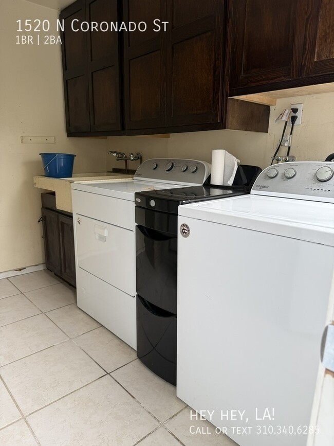 Building Photo - 1520 N Coronado St