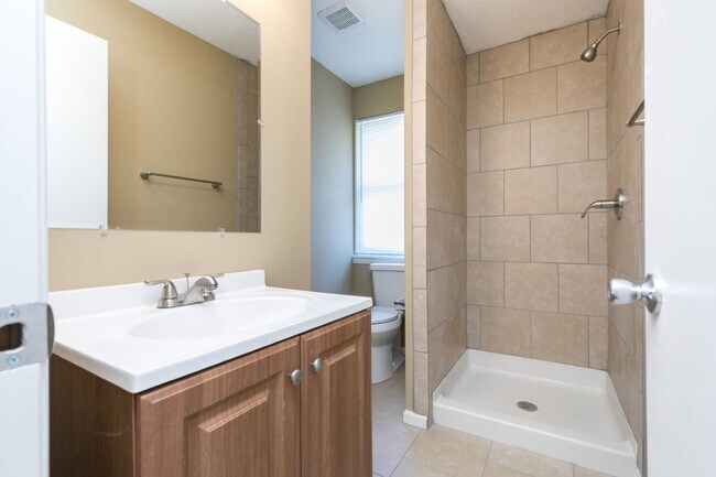 Building Photo - Move-In Ready 4-Bedroom Gem – Comfort & Convenience Combined