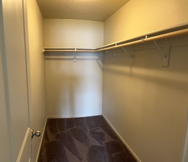 Building Photo - 1619