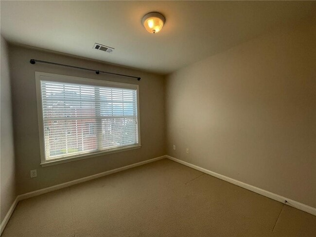 Building Photo - 6008 Manchester Cir