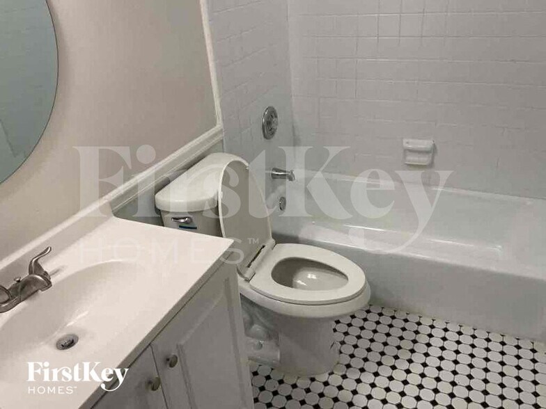 Building Photo - 5659 Fern Creek Dr SW