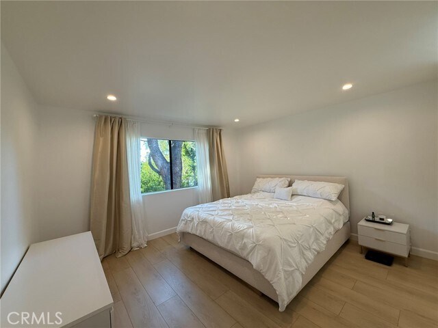 Building Photo - 22139 Burbank Blvd