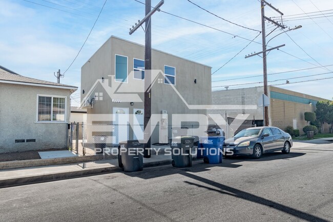 Building Photo - 5228 Repetto Ave