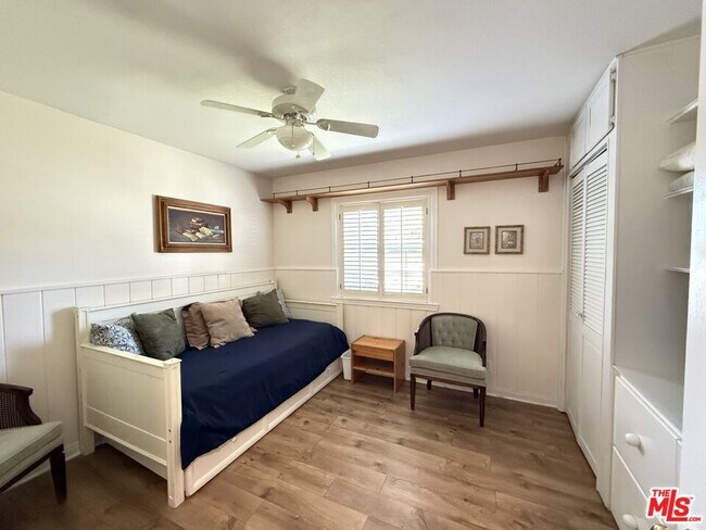 Building Photo - 30556 Rainbow View Dr