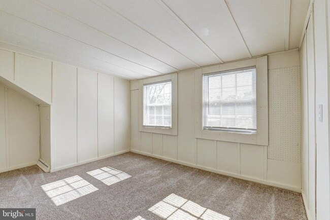 Building Photo - 15 Ritters Ln