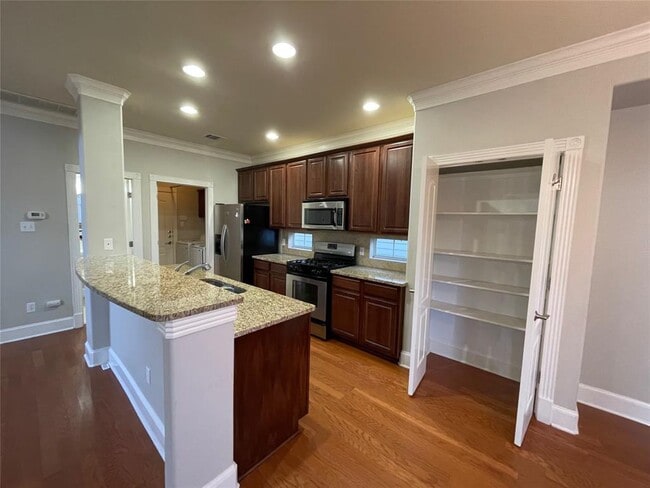 Building Photo - 6715 Windrift Way