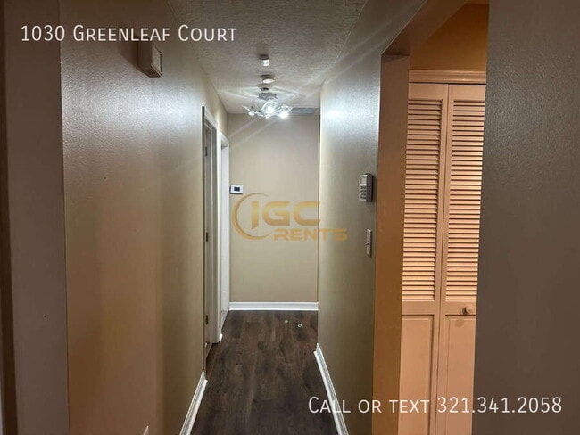 Building Photo - 1030 Greenleaf Ct