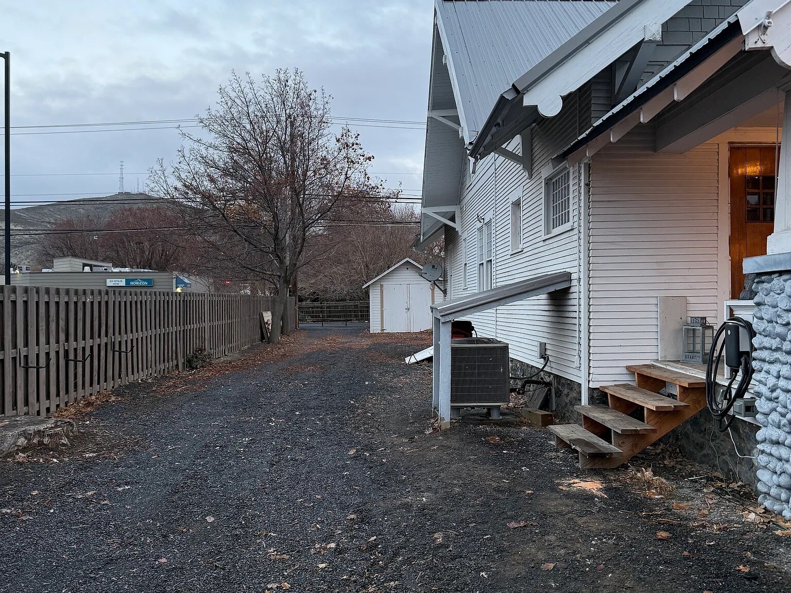 Building Photo - 237 Basin St SW