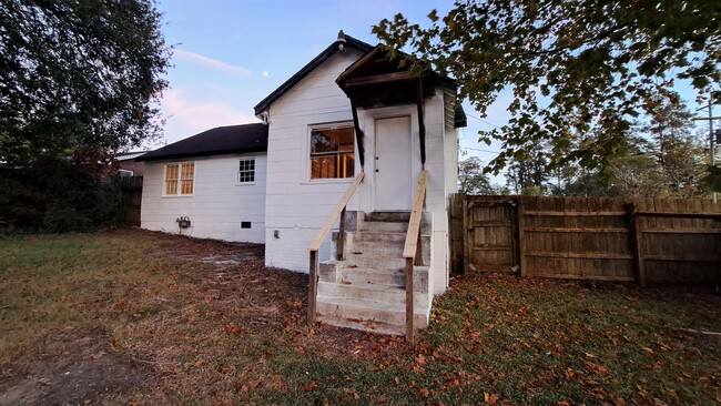 Building Photo - 901 State Rd S-38-225