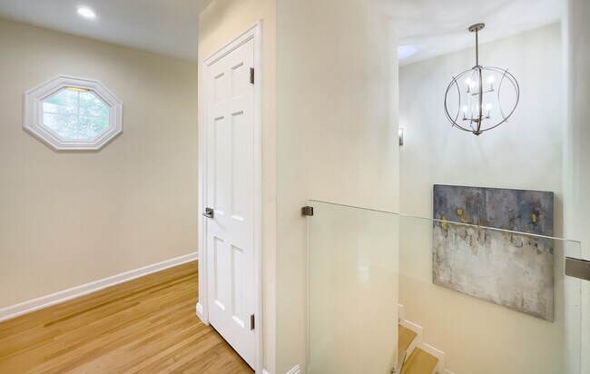 Building Photo - 422 Smithwood Dr