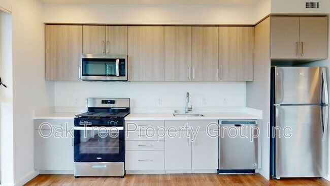 Building Photo - 532 Union St