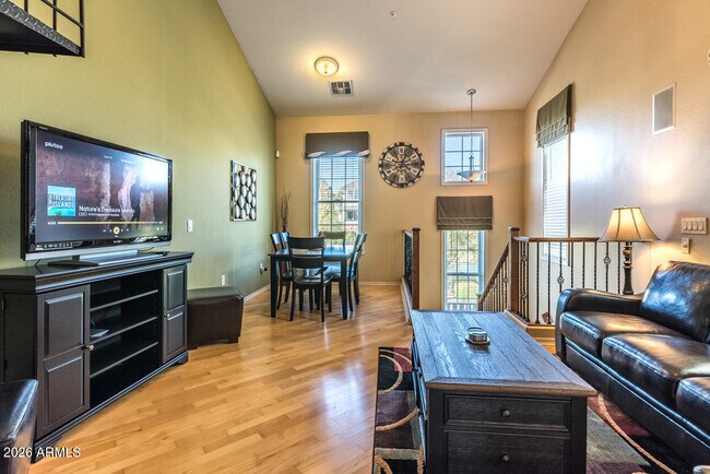 Building Photo - 1664 E Bridgeport Pkwy