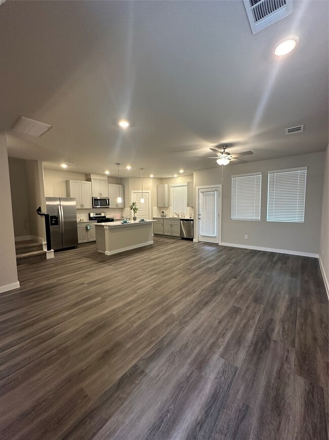 Building Photo - 3110 Valley Peak Dr