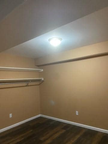 Building Photo - 1624 Longmont Dr